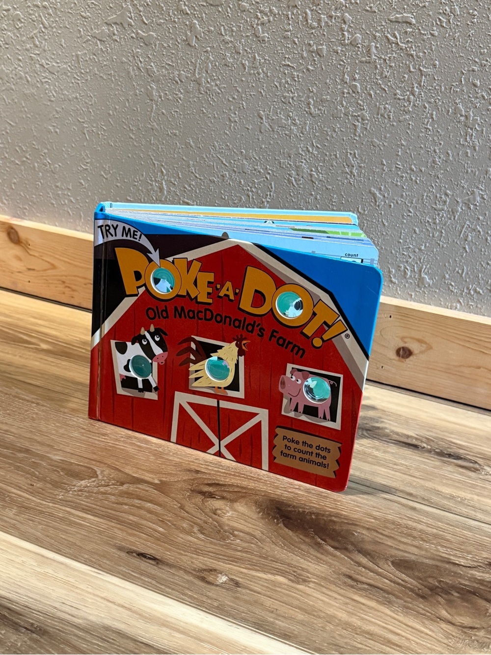 Old MacDonald's Farm Interactive Board Book - Red